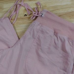 MOFIZ Women's Cargo Capris Pink size M